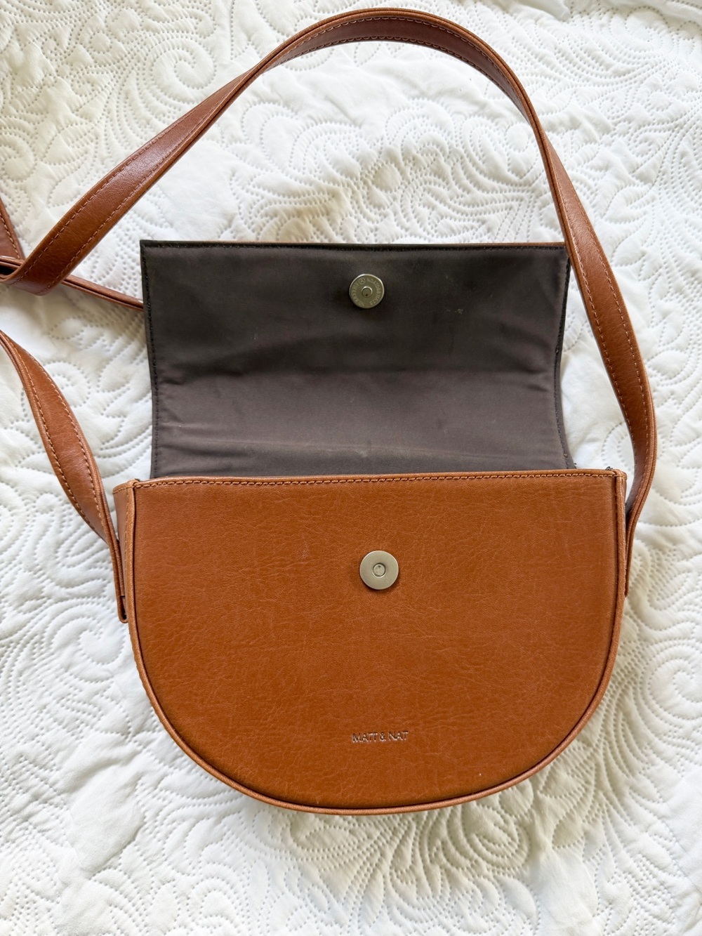 Matt & Nat Rith Saddle Bag – Chili (Cognac Brown) - Picture 5 of 5